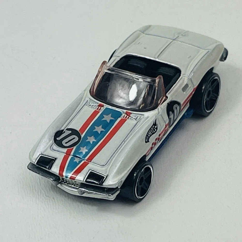 Hot Wheels '65 Chevrolet Corvette White Convertible #10 1:64 Diecast VGUC C136A